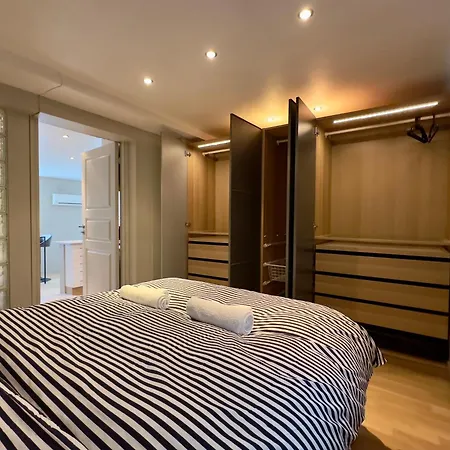 Apartment Walking Distance To Center With Private Parking *